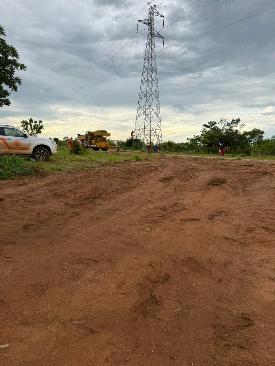 Manutenção da Rede Eléctrica de Alta Tensão — 3