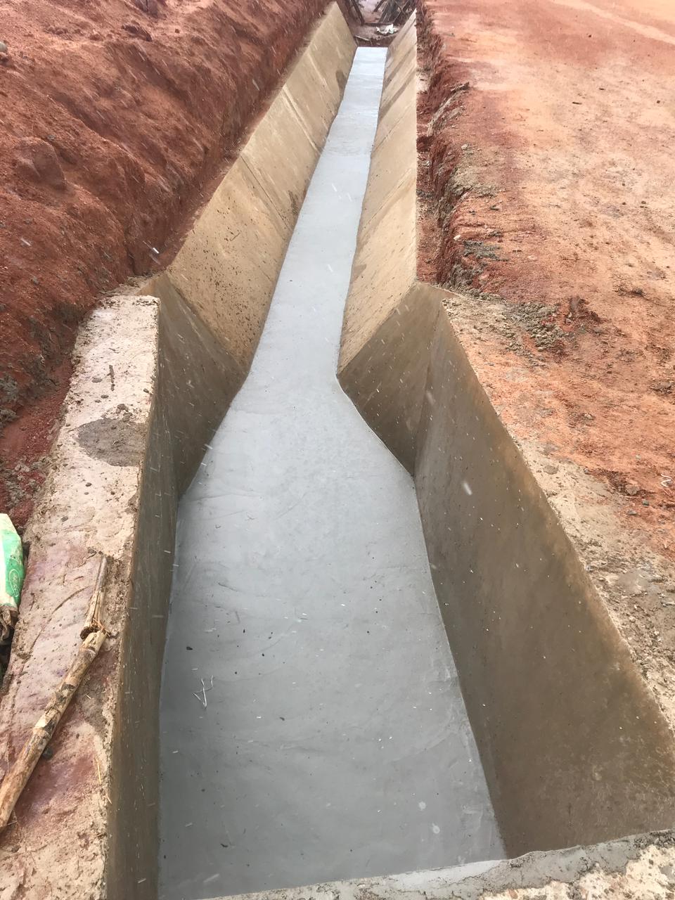 Construção de Aquedutos em Manilhas de 1,0m — 2