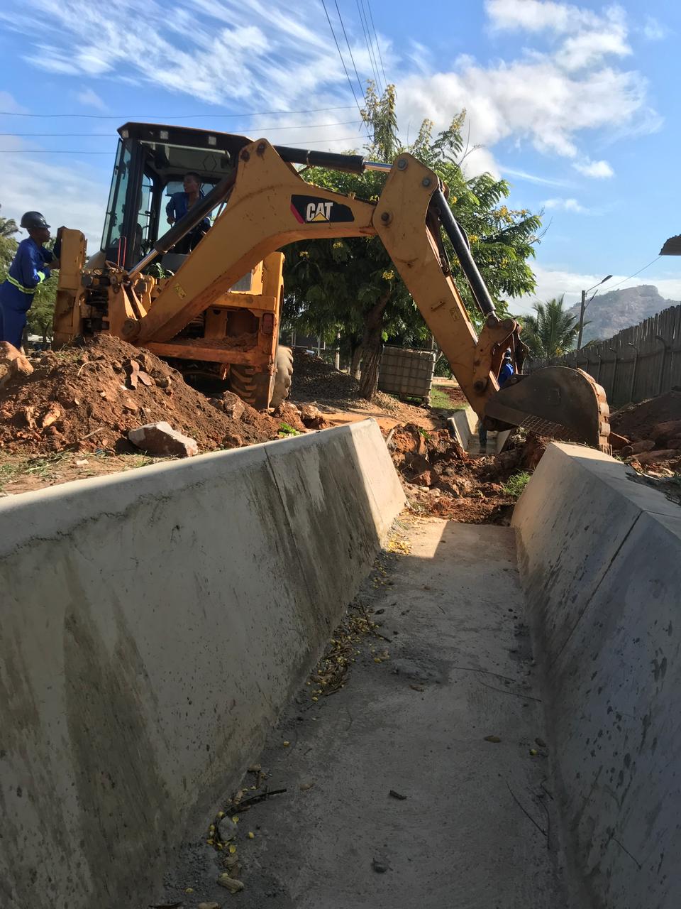 Construção de Valas e Assentamento de Lancis — 3